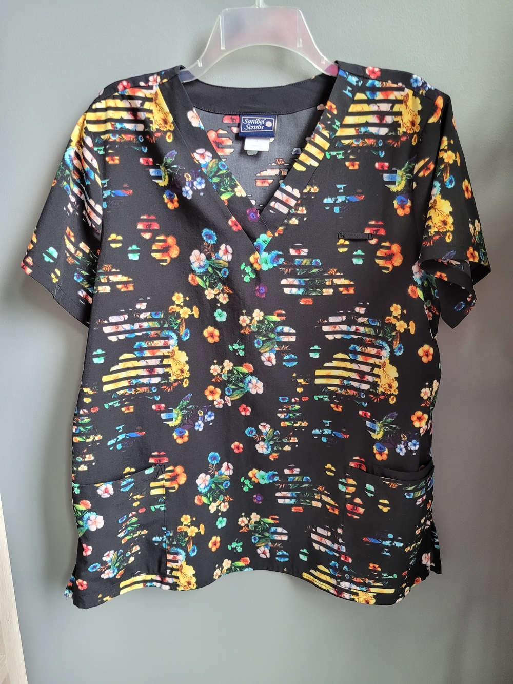 Sanibel Scrubs Women's Black Floral Print V-Neck Scrub Top, Large